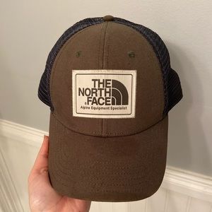 NorthFace trucker hat